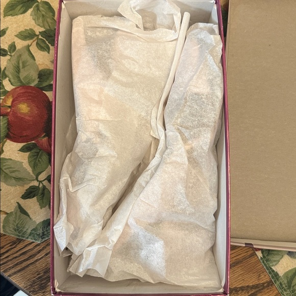 Pale pink luster marquis style sling back shoe - Picture 6 of 6